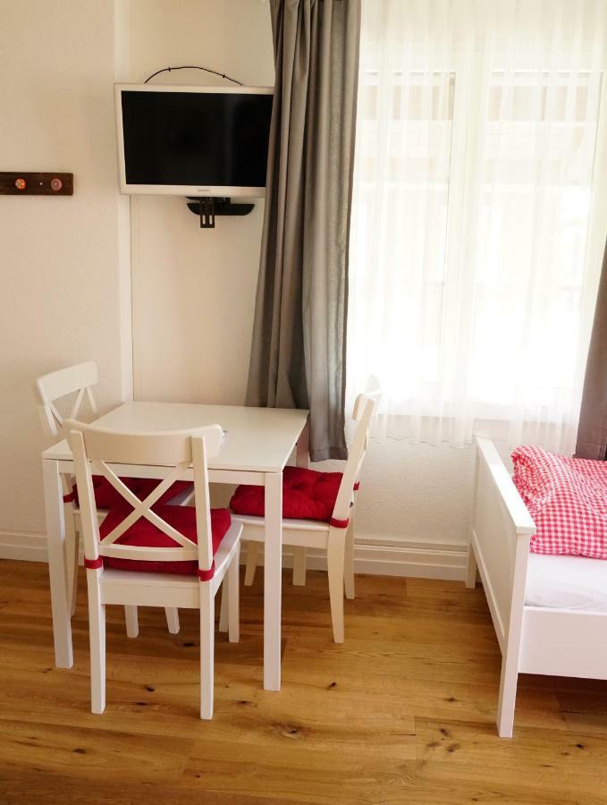 Adventure Guesthouse Interlaken Unterseen Екстер'єр фото